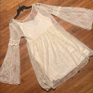 Taylor & Sage lace bell sleeve dress